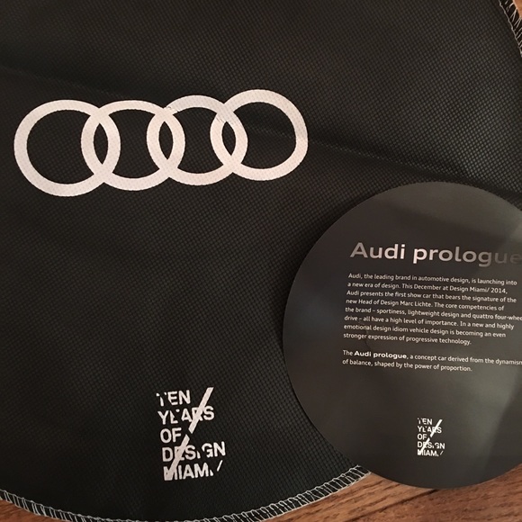 Audi Miami design show tote bag circular round flat black with white handle - Picture 3 of 6